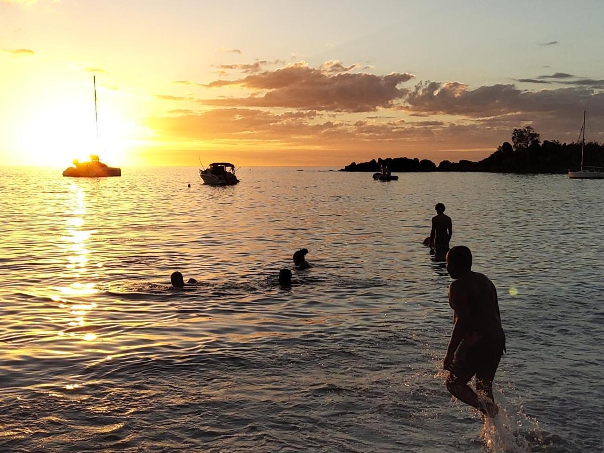 Les Gites Du Domaine De Petite-Anse Bouillante Exterior foto